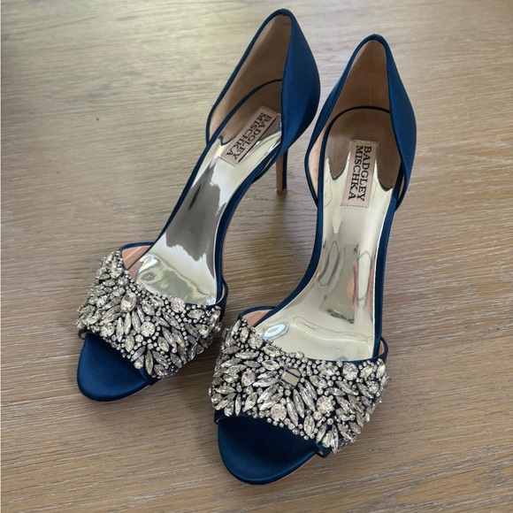 BADGLEY MISCHKA women’s stormy blue Candace Embellished Pumps Heels shoes size 9 - Picture 5 of 10